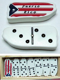Dulces Tipicos Dominoes shaped as the island of Puerto rico, Wood case Puerto Rico